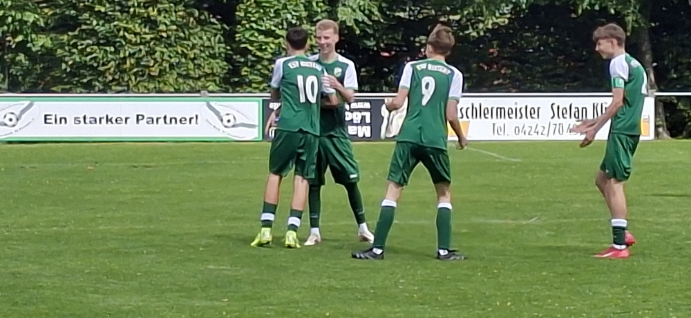 B  Jugend schlägt den Staffelmeister